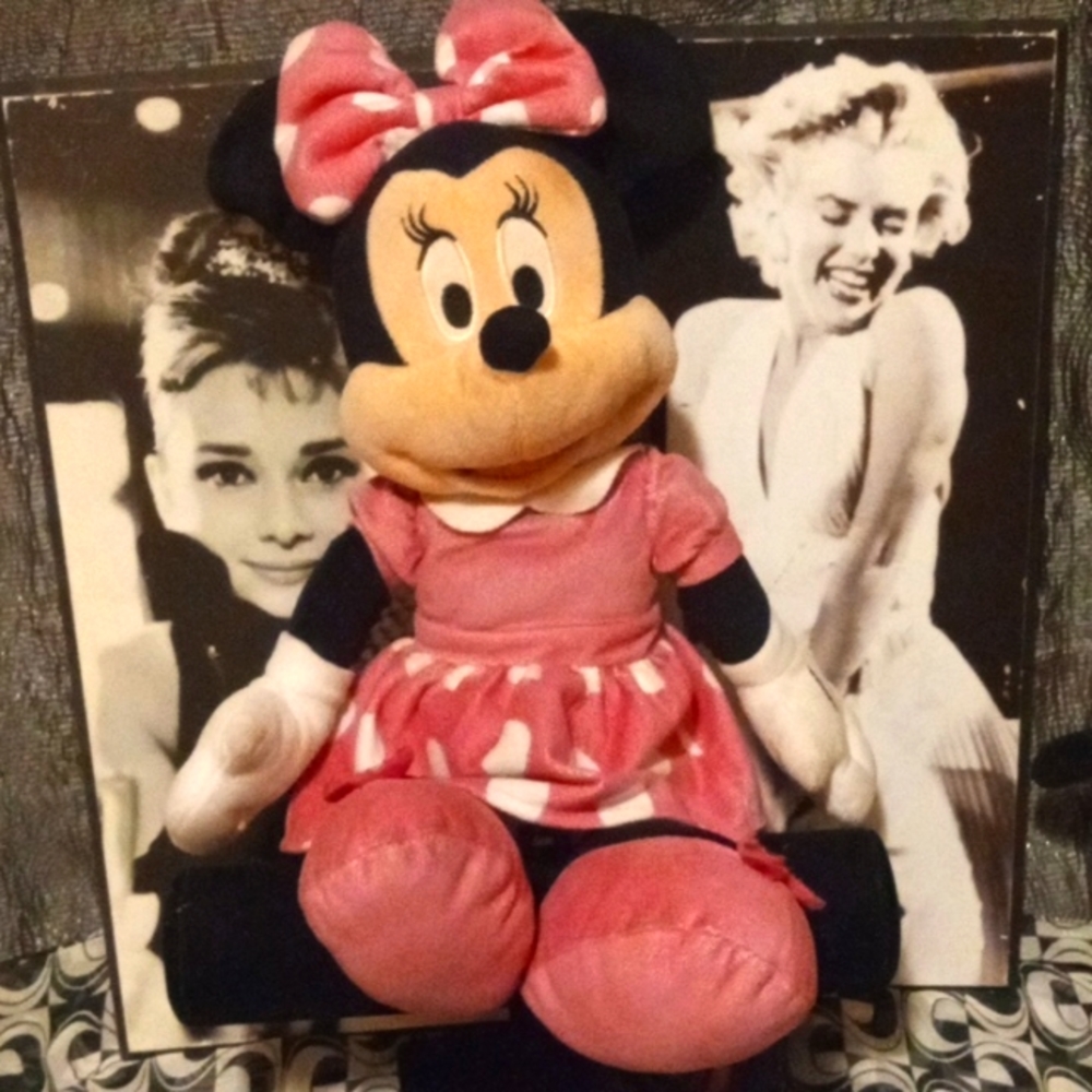 DISNEY 16"  MINNIE MOUSE PLUSH DOLL